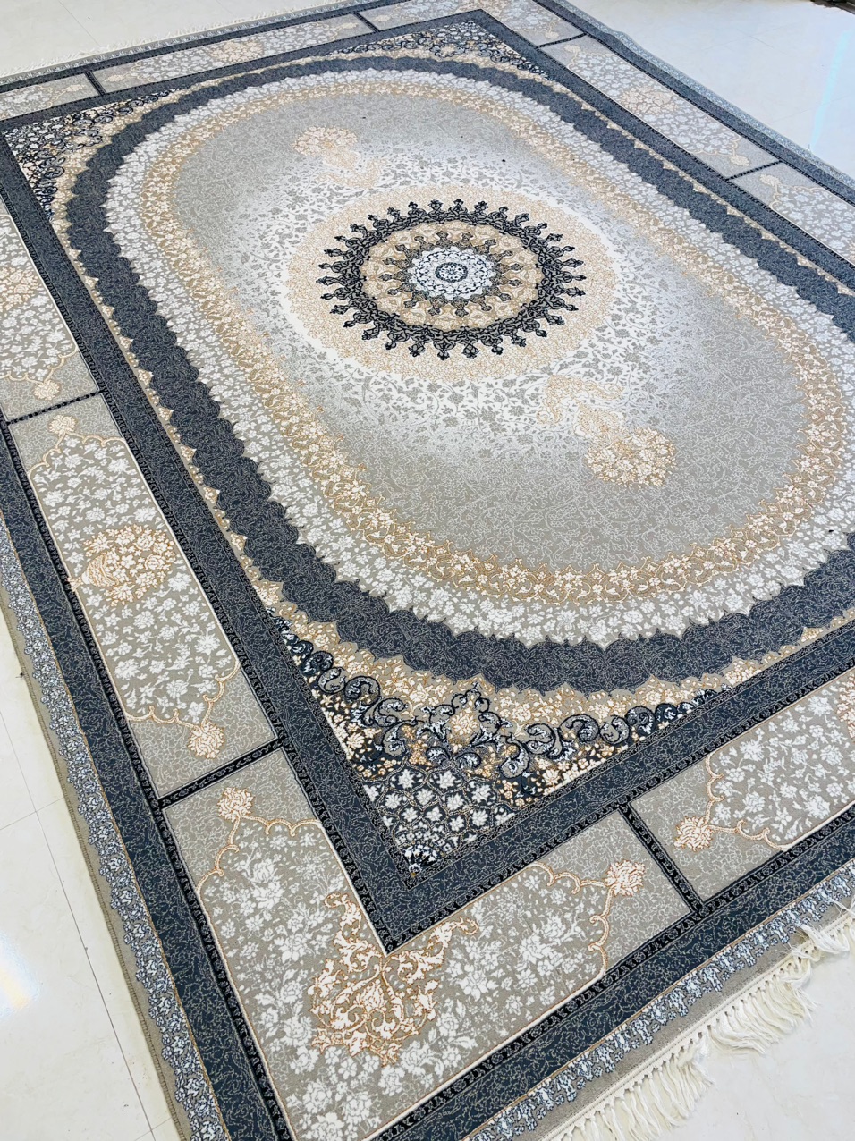 فرش ۷۰۰ شانه طرح صدرا