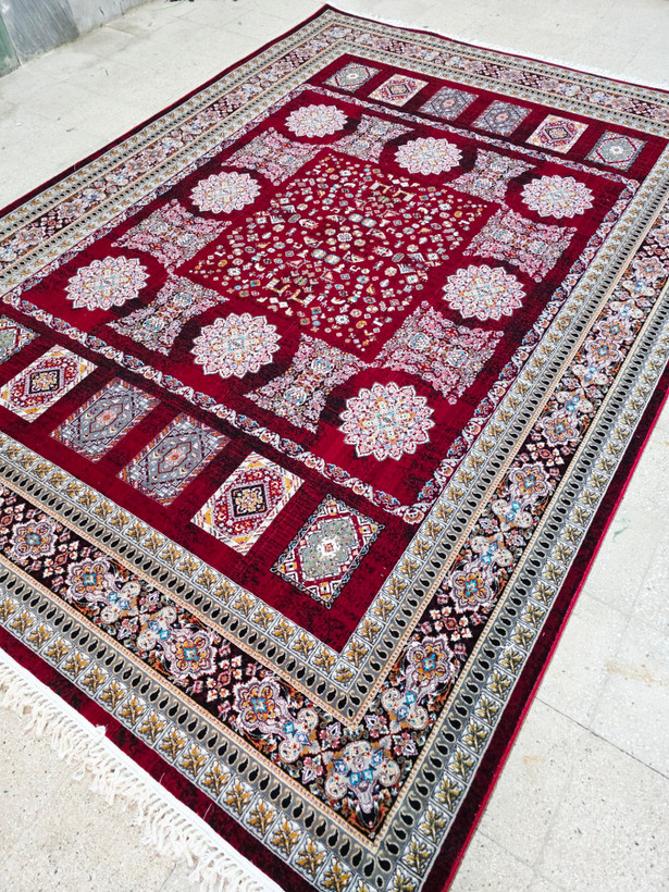 فرش ۷۰۰ شانه طرح محشر لاکی